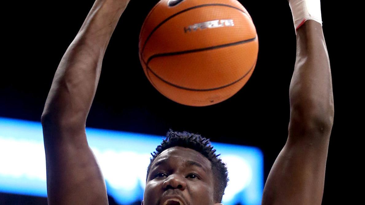 Deandre Ayton shines in unofficial Arizona Wildcats debut